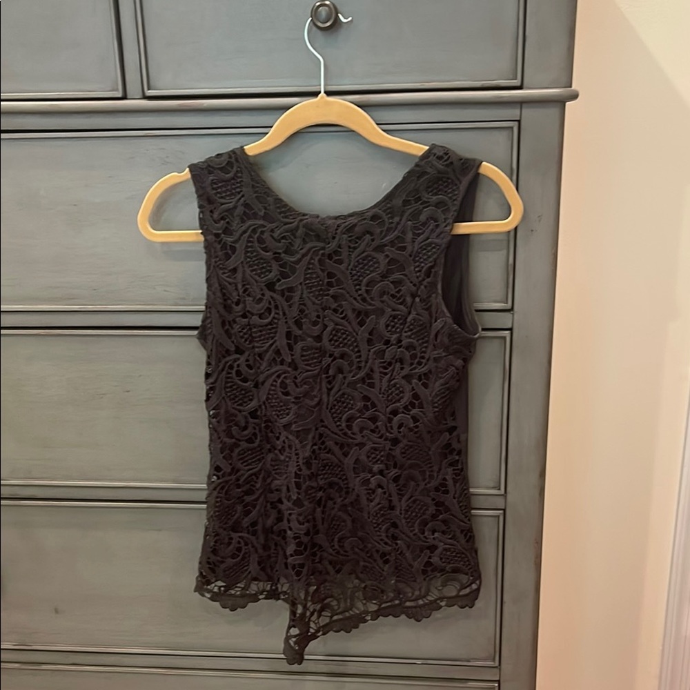 Fitted Black Embellished lace sleeveless shirt